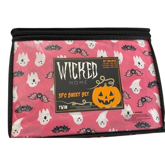 Wicked Home Twin Sheet Set Pink Ghosts Bats Halloween 3 Piece Bedding New - Picture 2 of 5